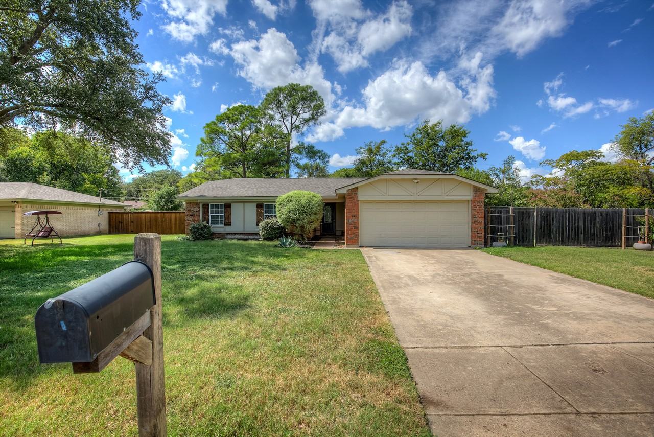6709 Mabell St - Photo 2 of 37