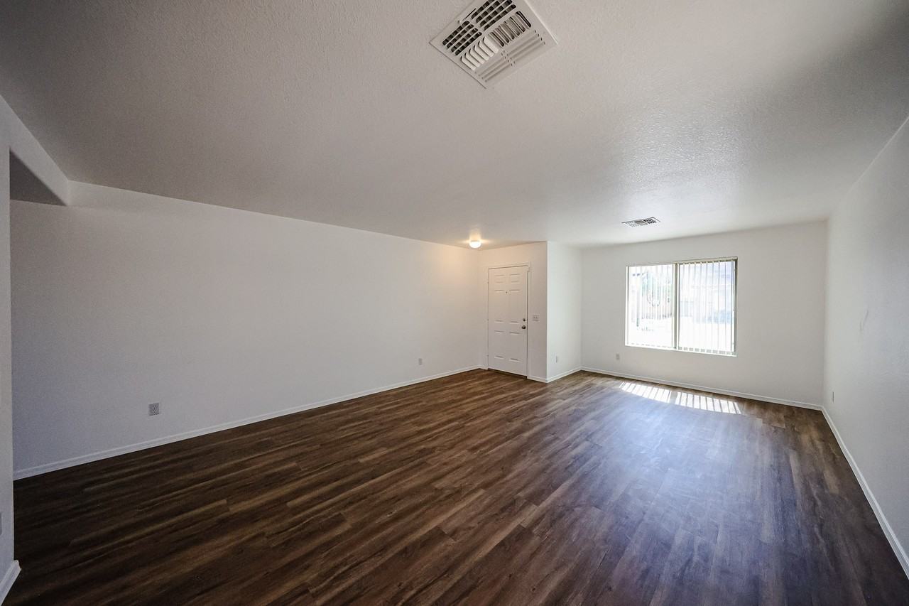 9410 W Virginia Ave - Photo 5 of 31