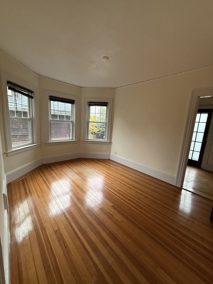 556-558 Hope St - Photo 2 of 14