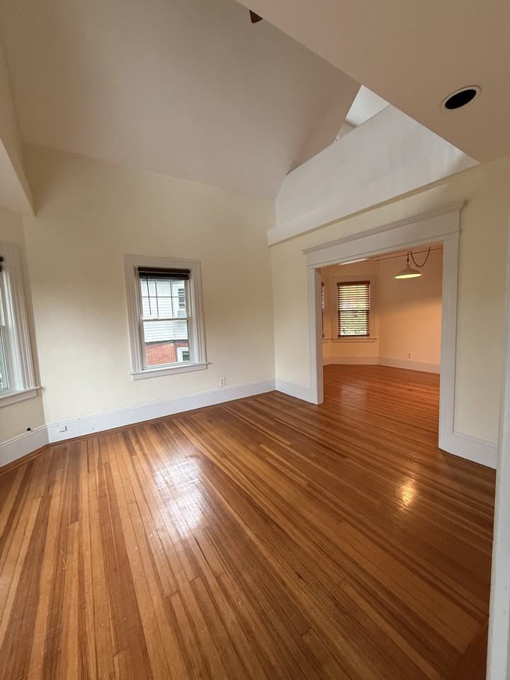 556-558 Hope St - Photo 3 of 14