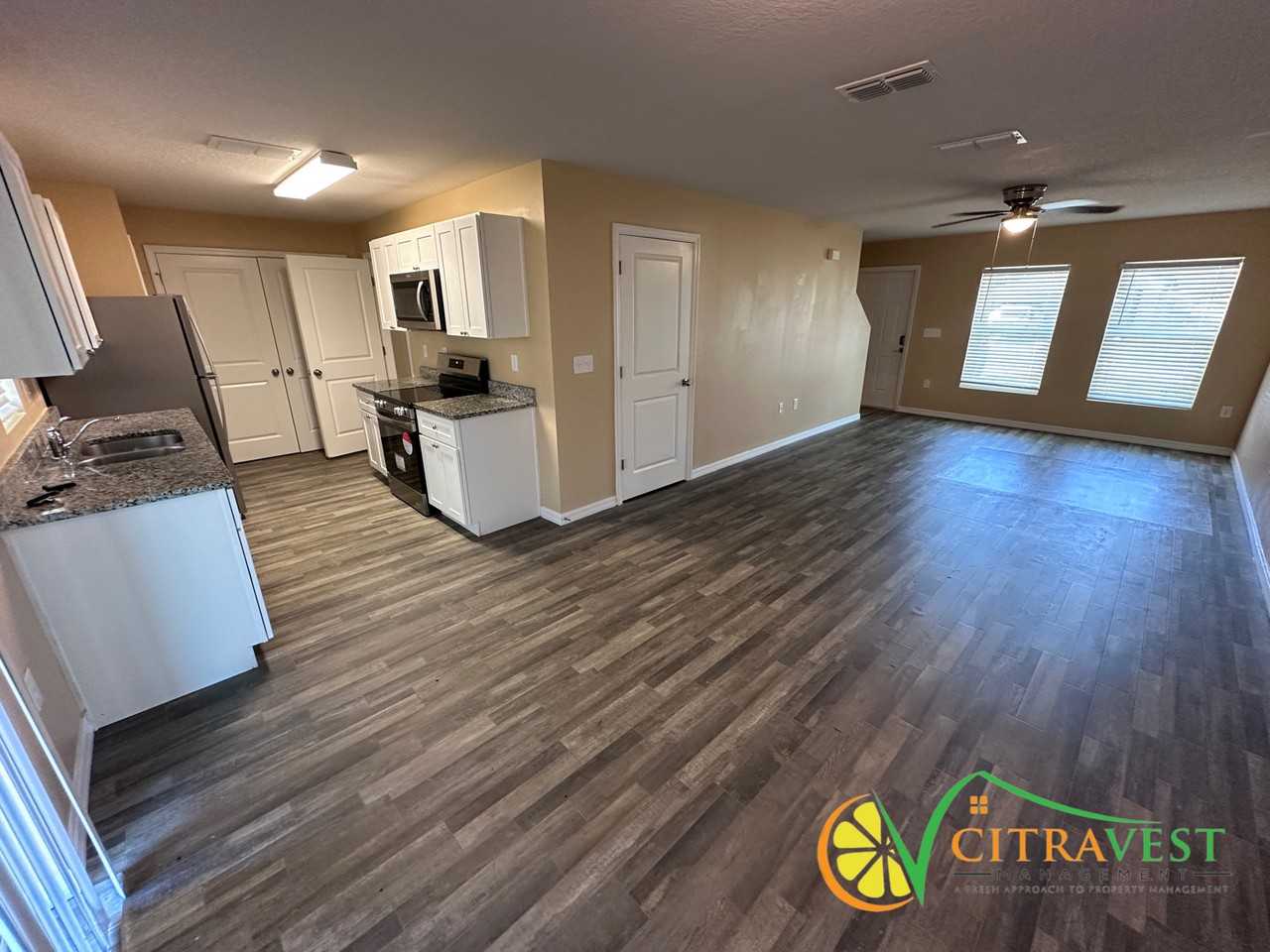 26493 Wakefield Dr - Photo 2 of 15