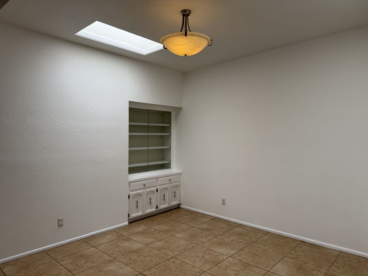 639 N Richey Blvd - Photo 4 of 26