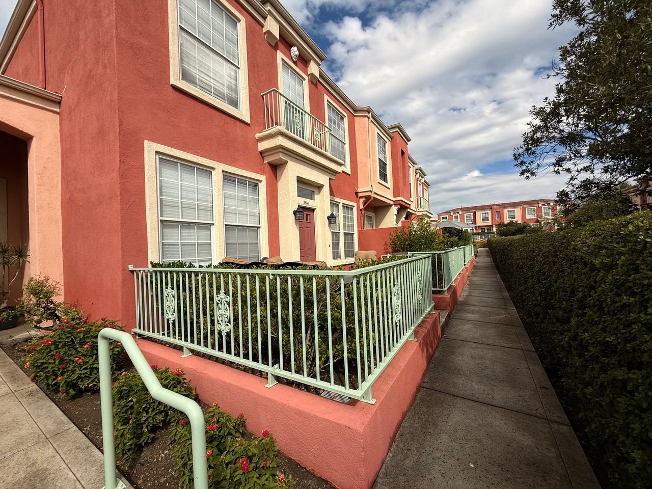 2860 Victoria Ave #NONE - Photo 3 of 21