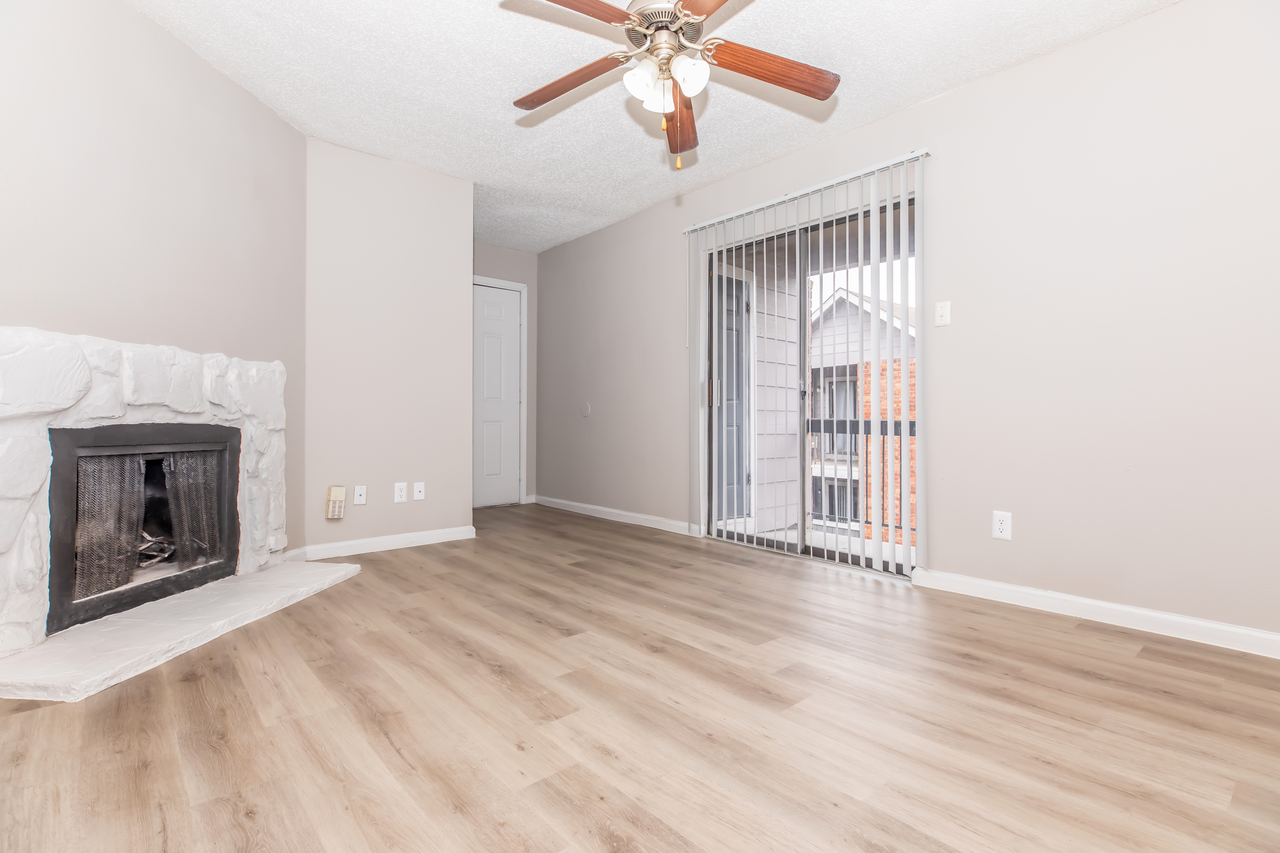 Dover Pointe - Photo 2 of 24