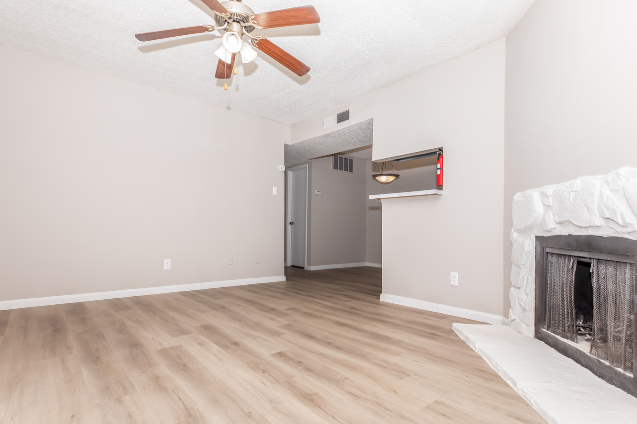 Dover Pointe - Photo 3 of 24