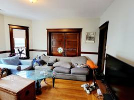 featured image of 89 Winthrop St #2
