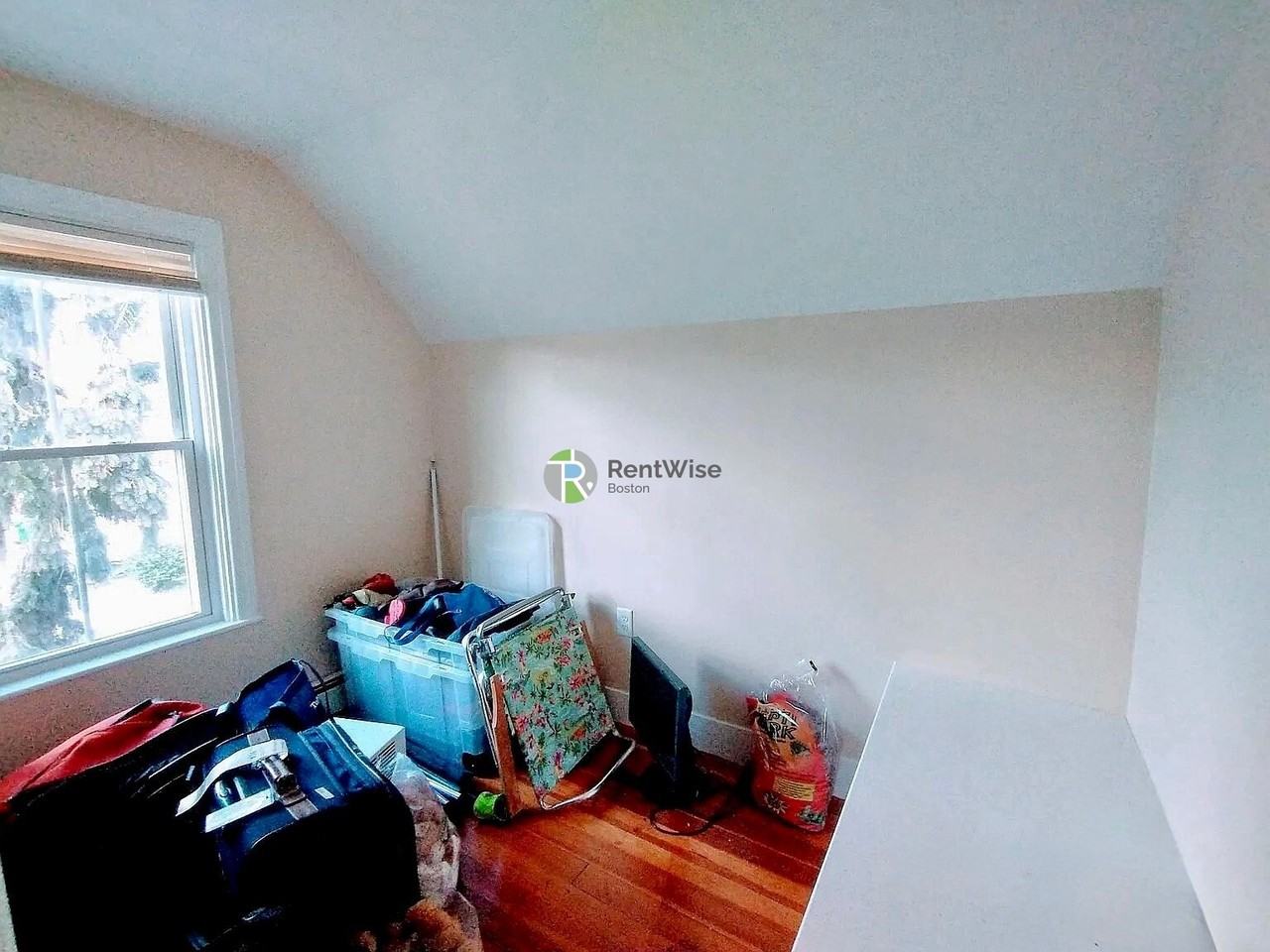 93 Winthrop St - Photo 3 of 5