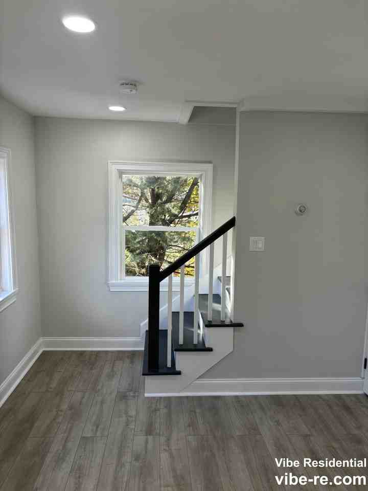 163 Oakdale Ave #2 - Photo 7 of 11