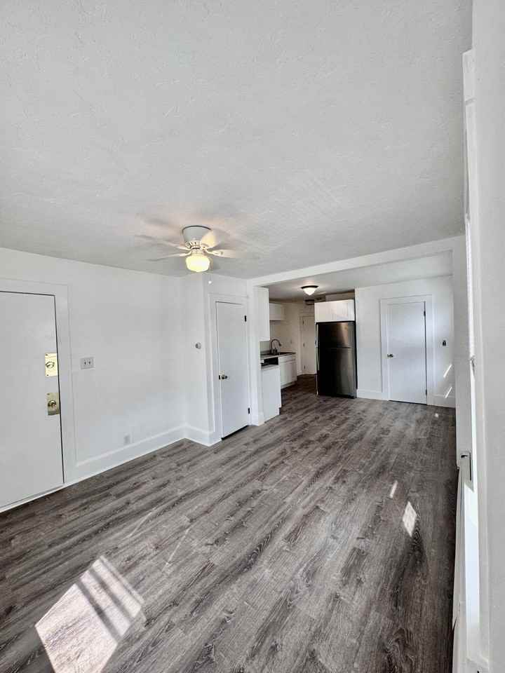 90 Brook Rd #1R - Photo 3 of 5