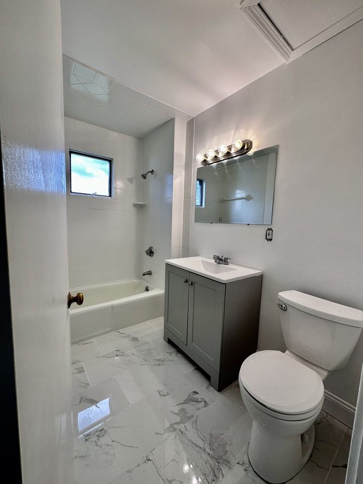 90 Brook Rd #1R - Photo 4 of 5