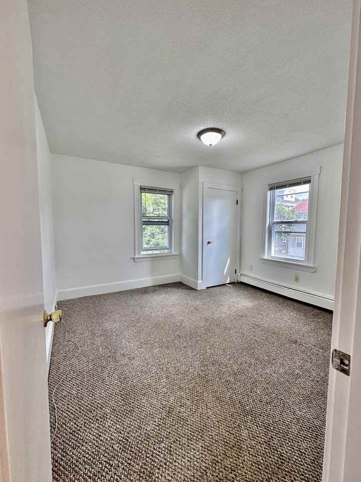 90 Brook Rd #1R - Photo 5 of 5