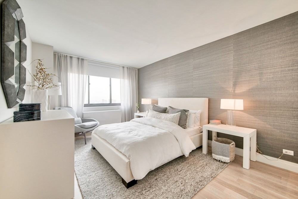 E 95th St #4K - Photo 2 of 5