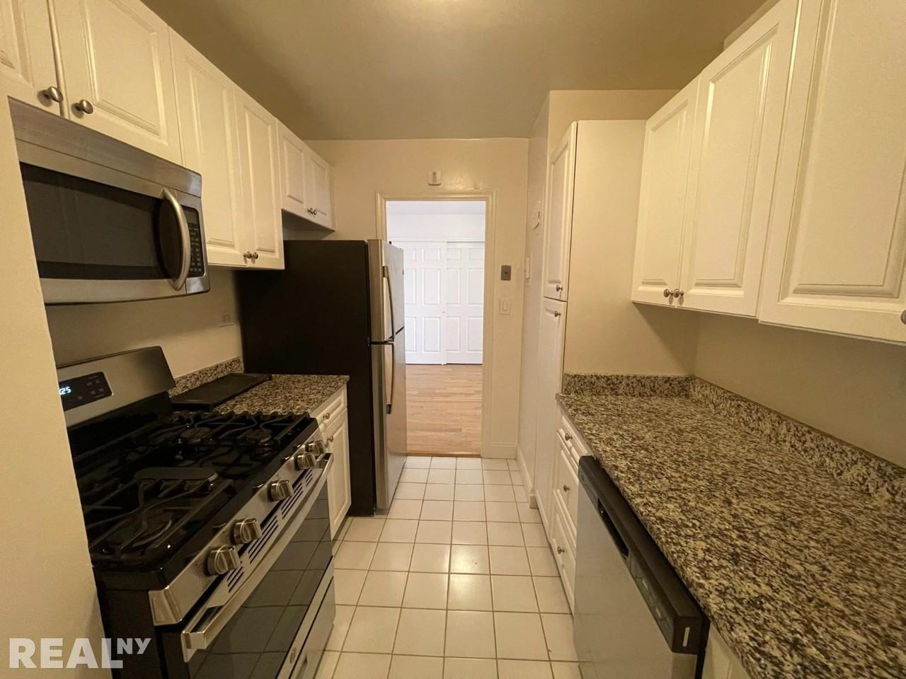 145 4th Ave #15C - Photo 3 of 6