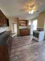 featured image of 827 W 15th St