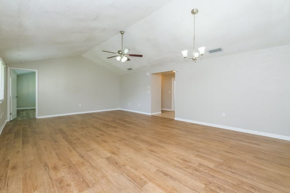 1191 Mineola Cir - Photo 3 of 16