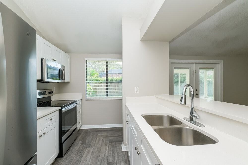1191 Mineola Cir - Photo 6 of 16