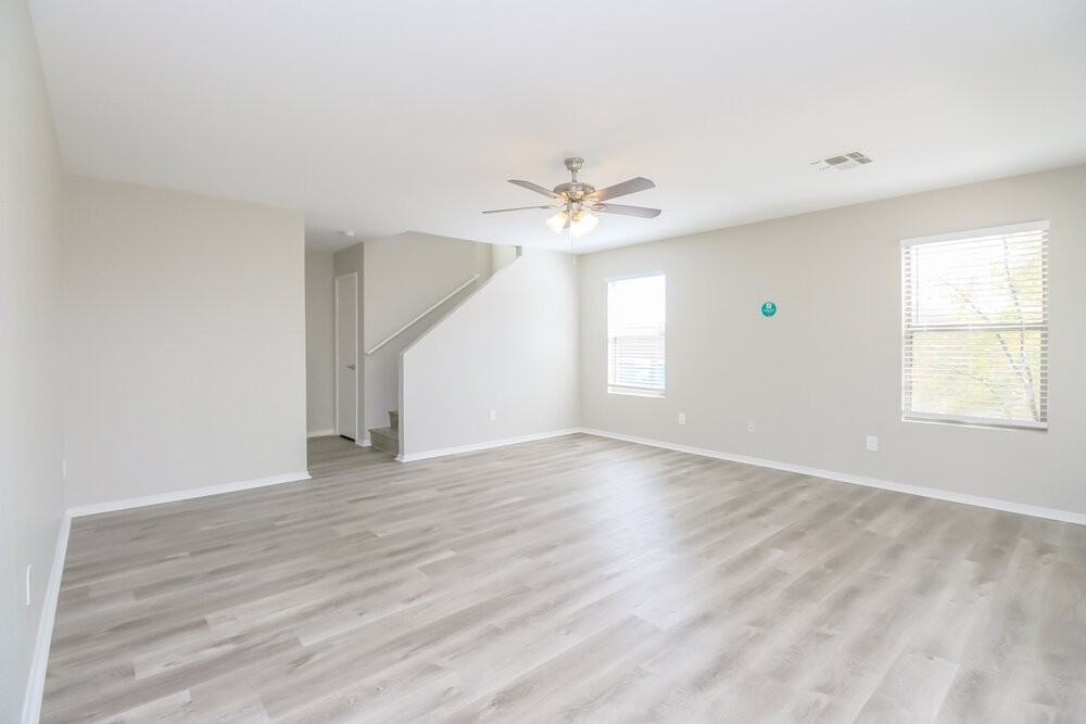 2267 E 35th Ave - Photo 4 of 17