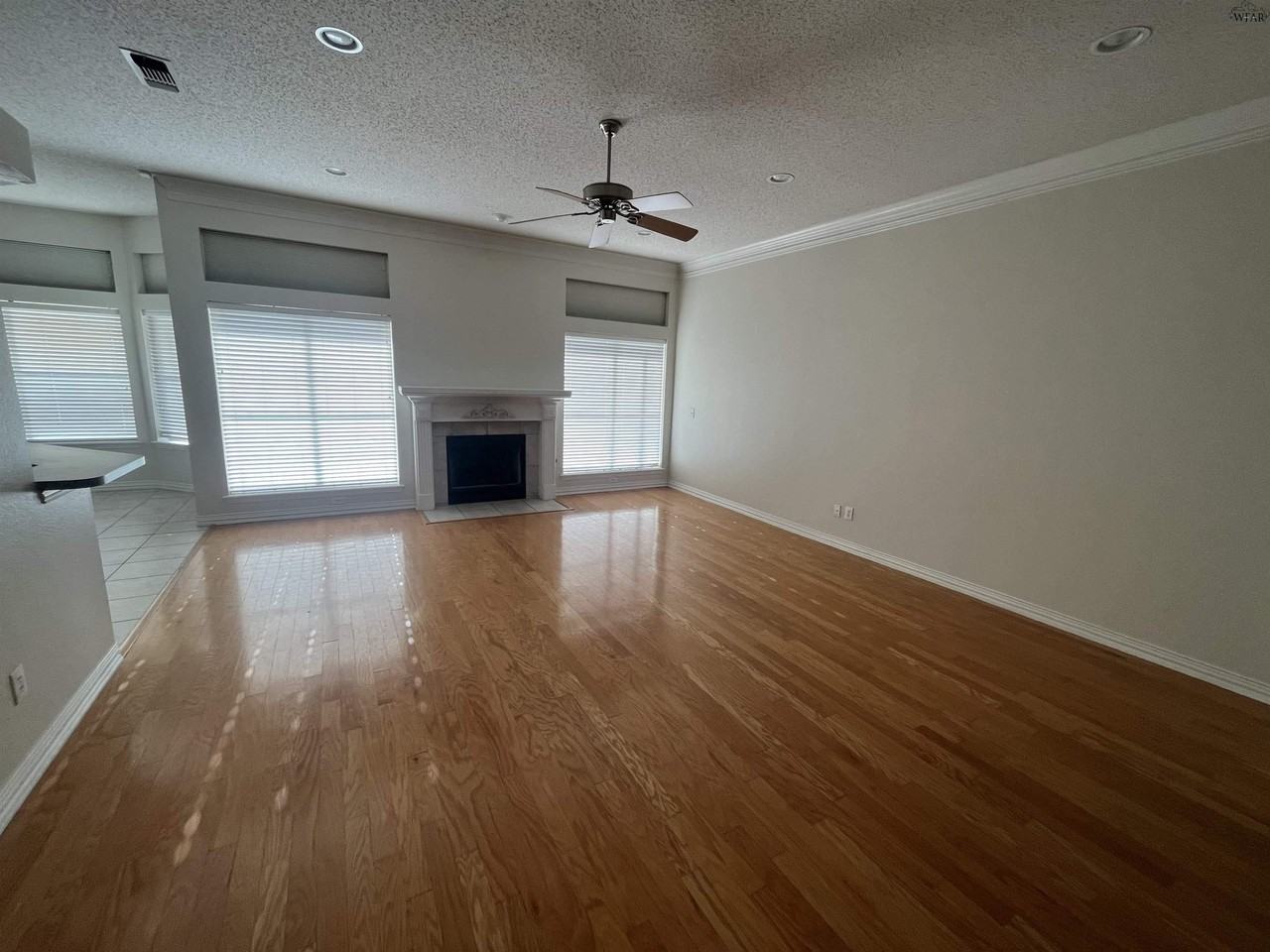 4927 Legacy Dr - Photo 2 of 11