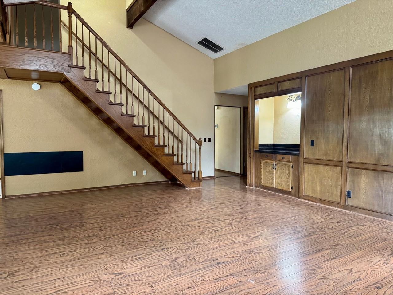 1604 S Fir Ave - Photo 2 of 10