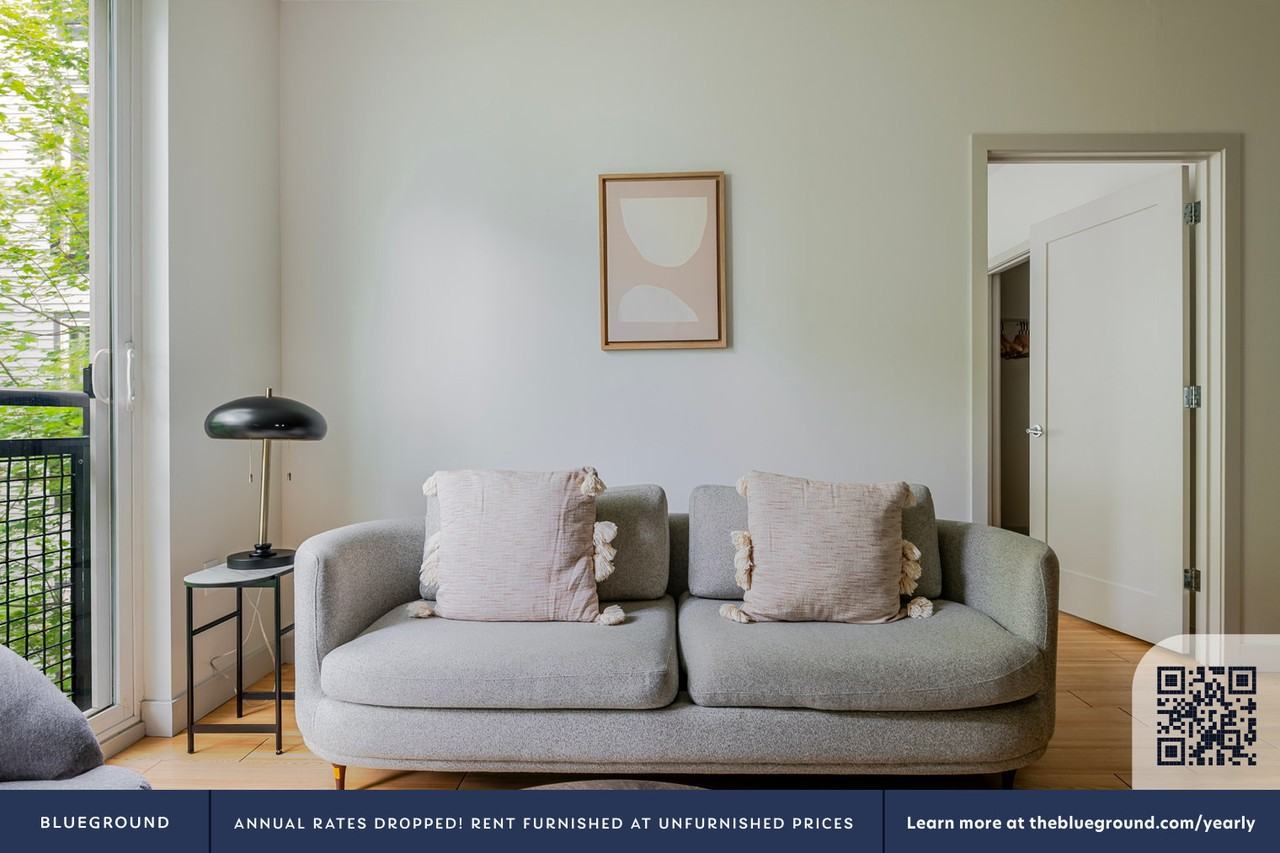 320 D Street - Photo 4 of 44