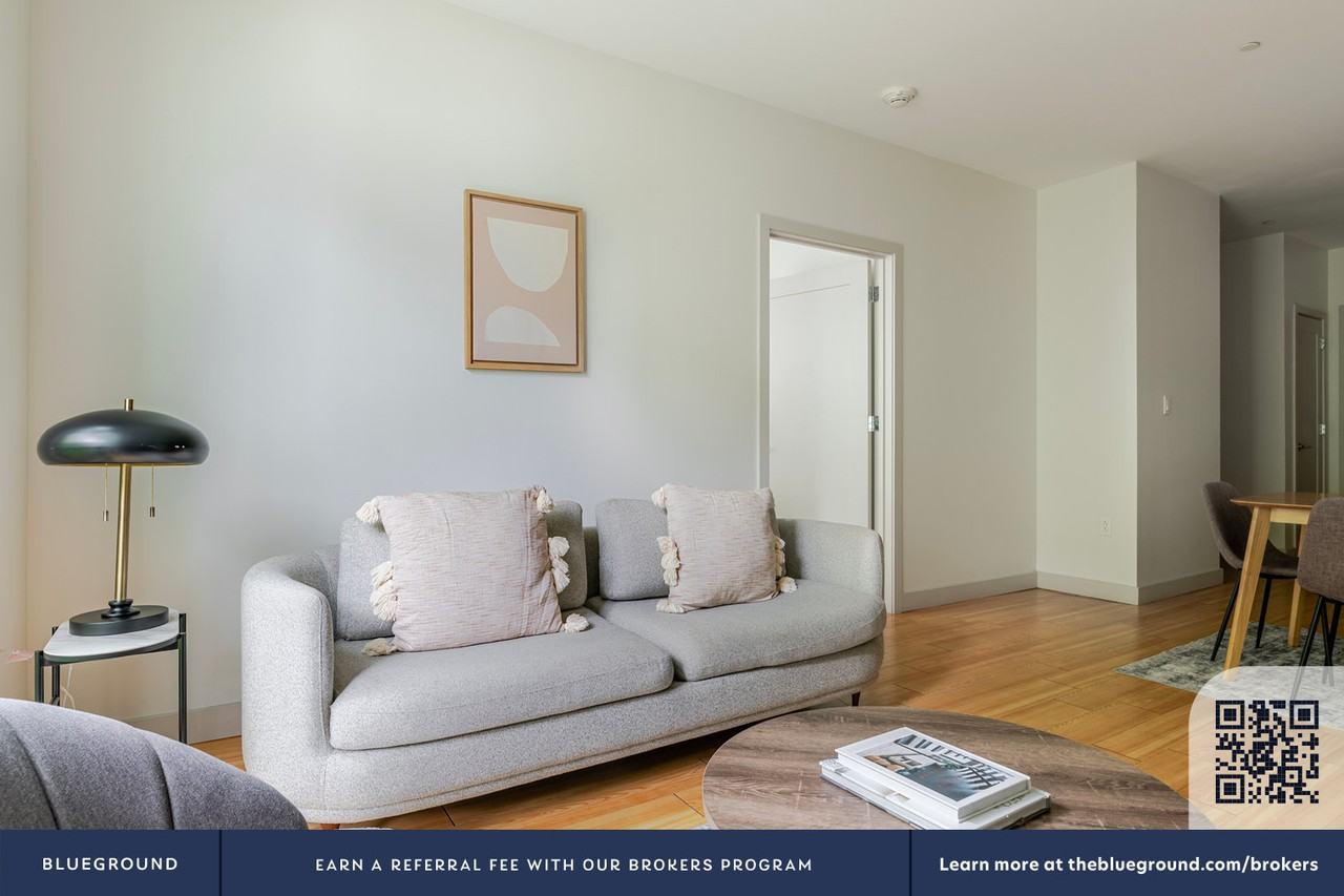 320 D Street - Photo 5 of 44