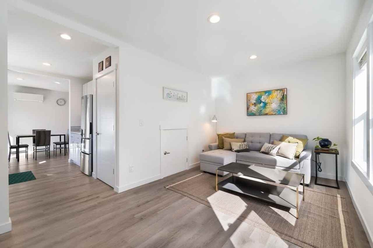 703 N 104th St #1299298P - Photo 2 of 26