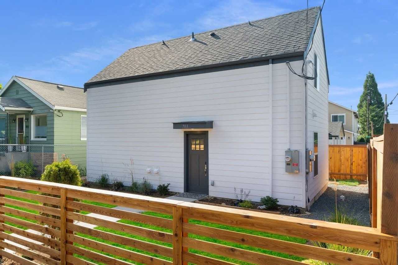 703 N 104th St #1299298P - Photo 6 of 26