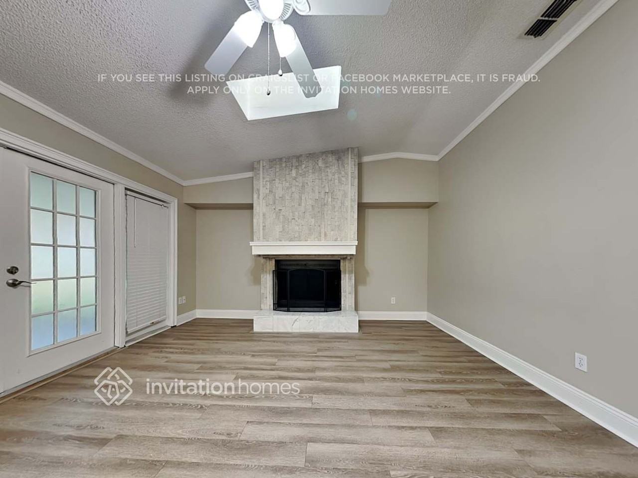 1513 Kyle Ct - Photo 3 of 20