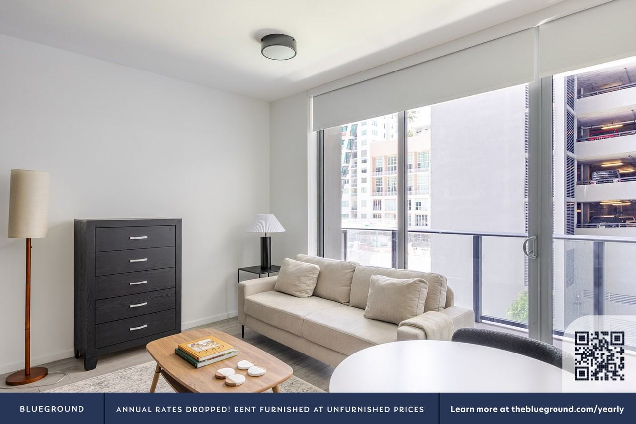 230 Northeast 4th Street - Photo 3 of 33