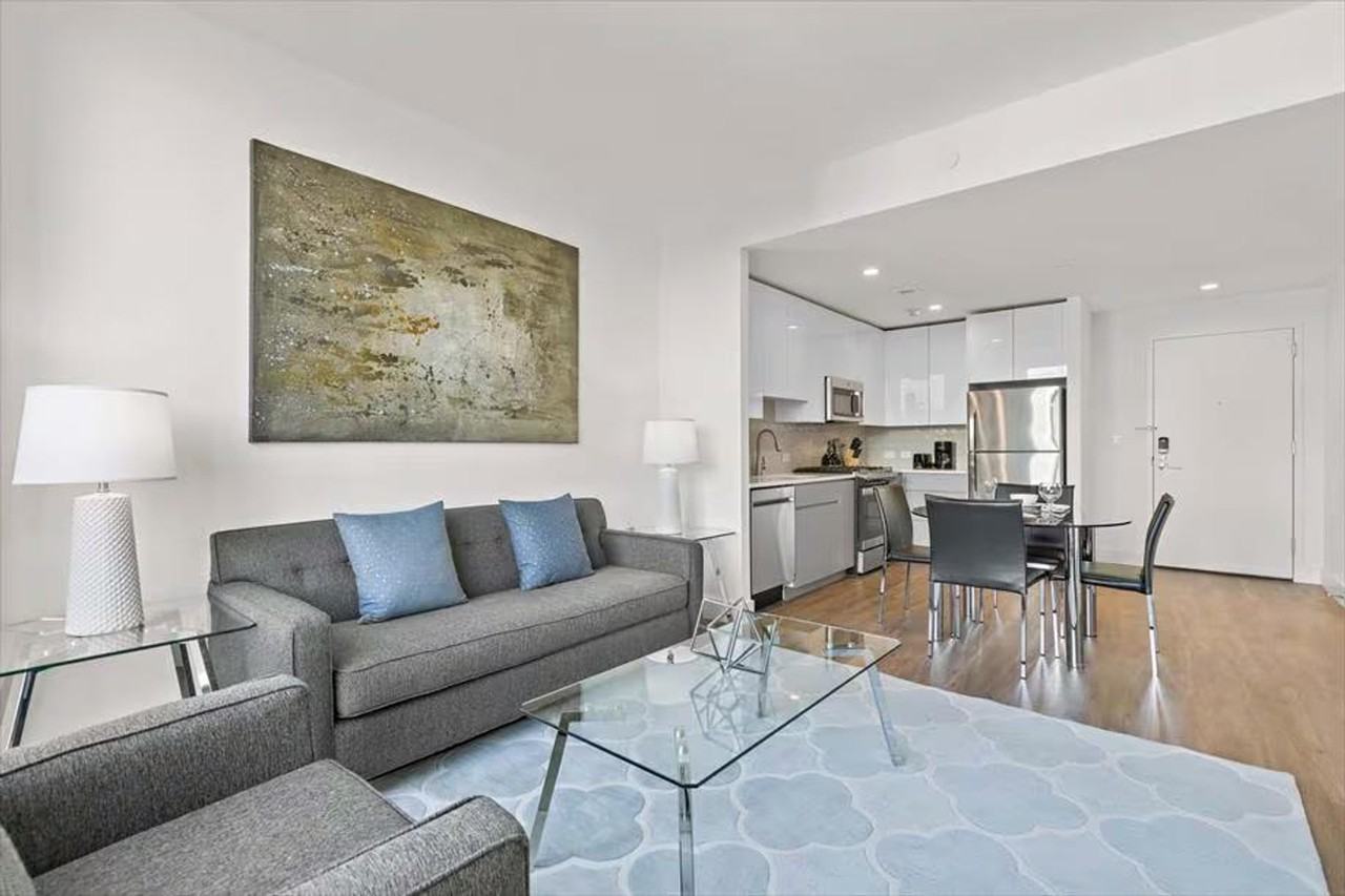 57 Bank Street #1040033P - Photo 3 of 29