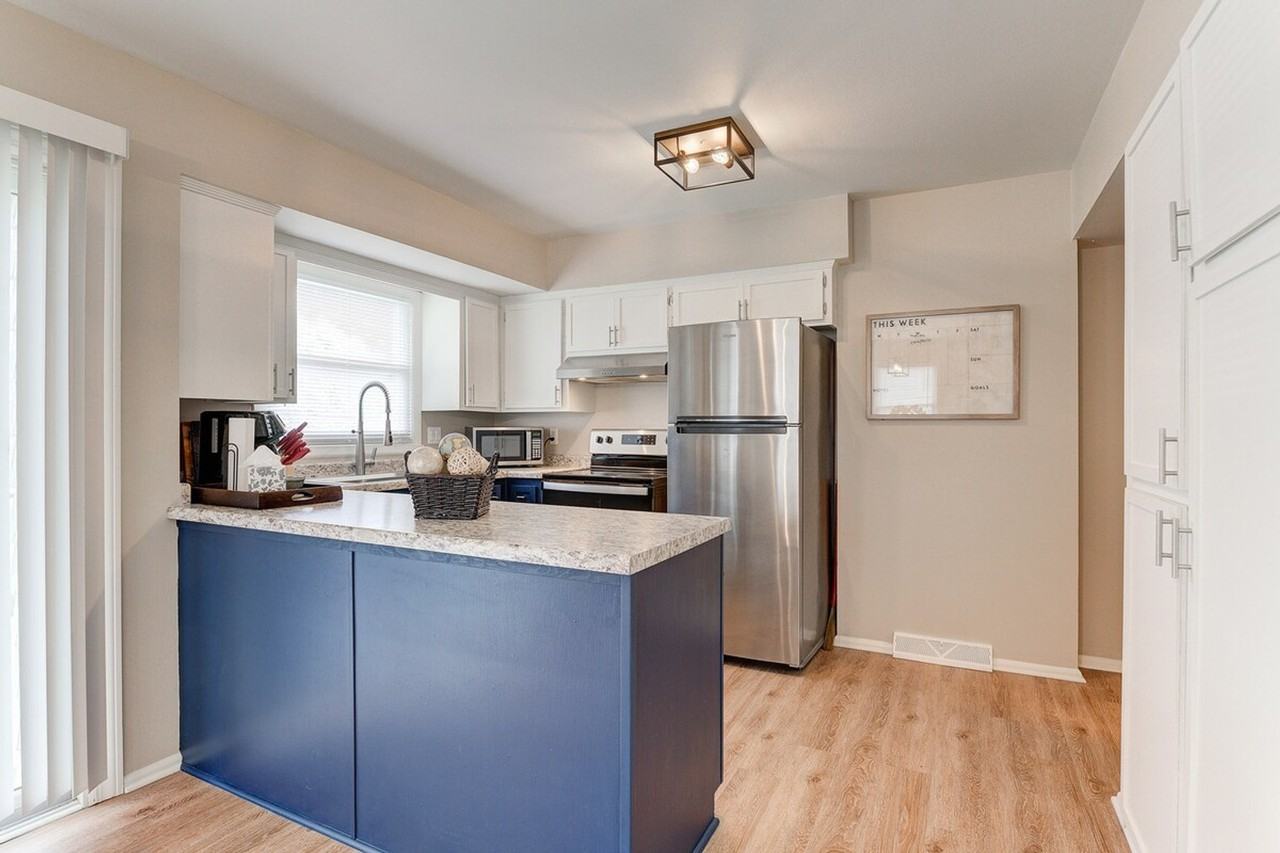 2421 Saratoga Rd #1296515P - Photo 6 of 29