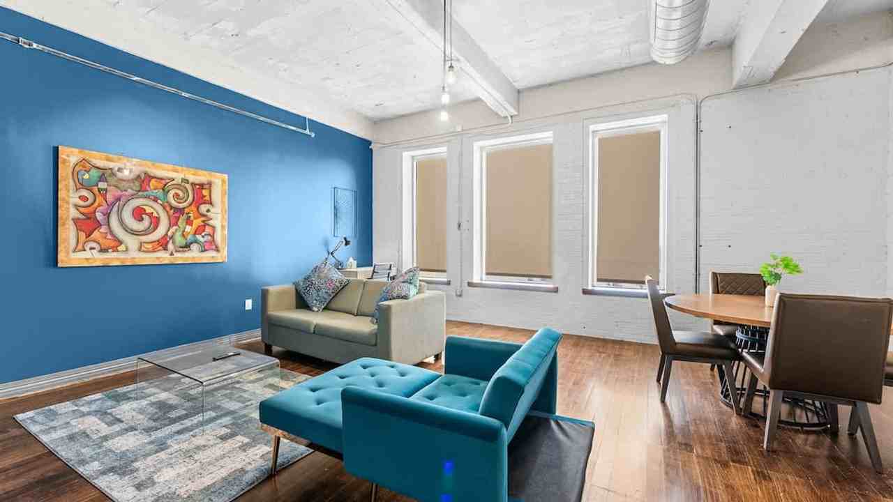 500 South Ervay Street - Photo 2 of 40