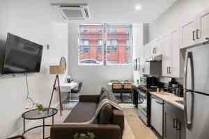 featured image of 205 W 4th St