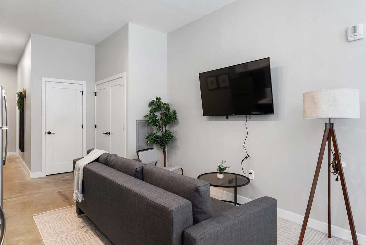 205 West 4th Street - Photo 6 of 50