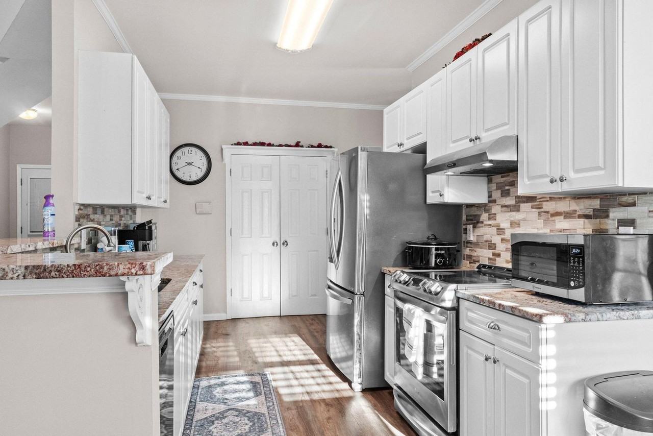 66 Woodmont Ln #1302817P - Photo 6 of 29