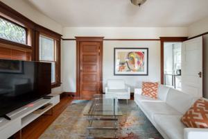 featured image of 26 Northeast 11th Avenue