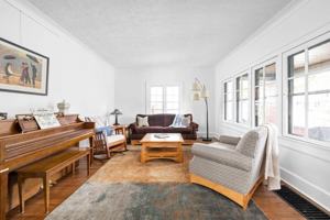 featured image of 4452 Carrollton Ave