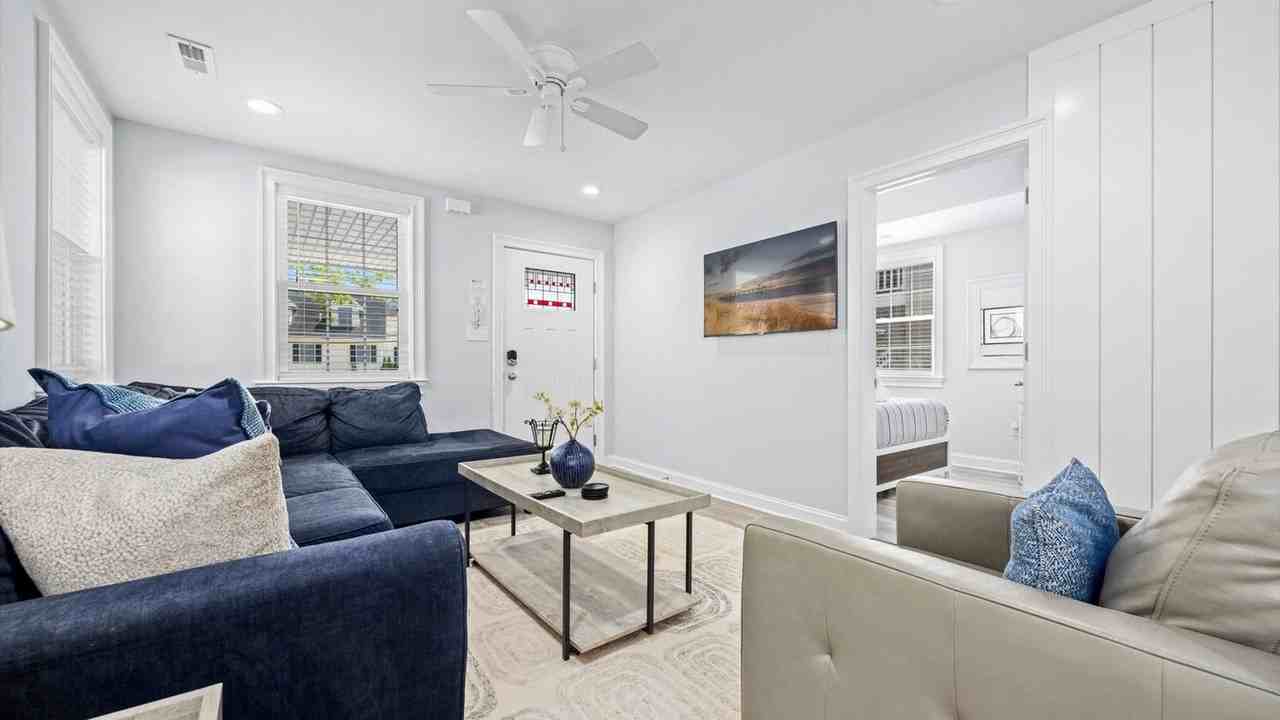 54 Wesley Road - Photo 4 of 23