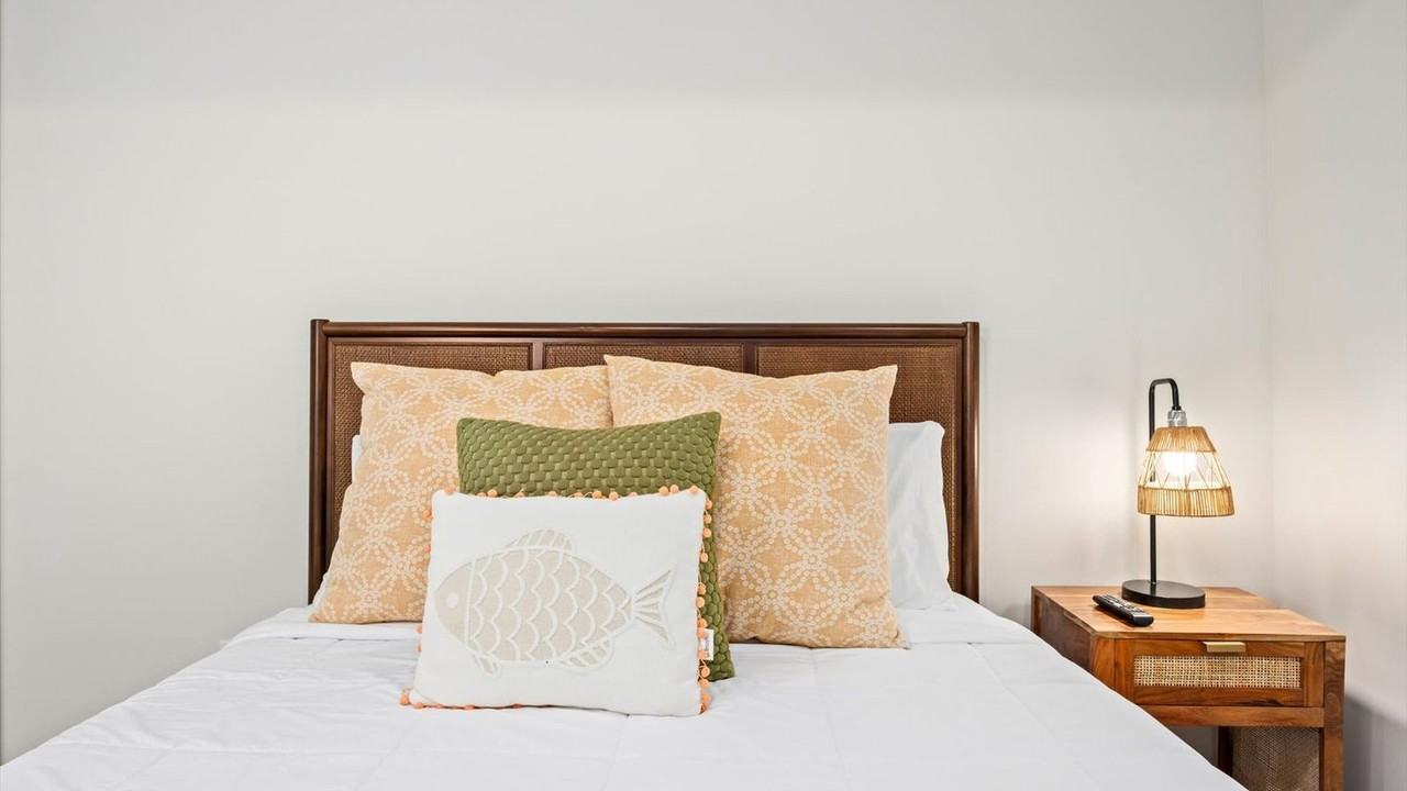 54 Wesley Road - Photo 6 of 23