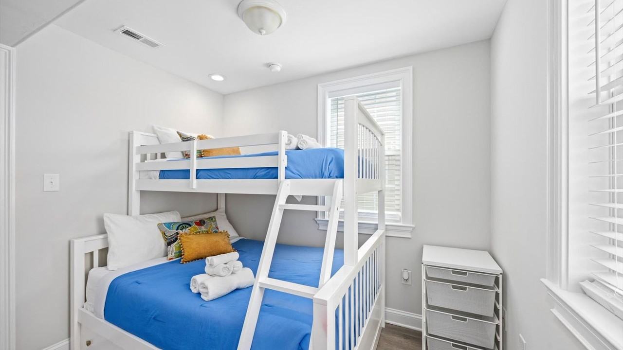 54 Wesley Road - Photo 7 of 23