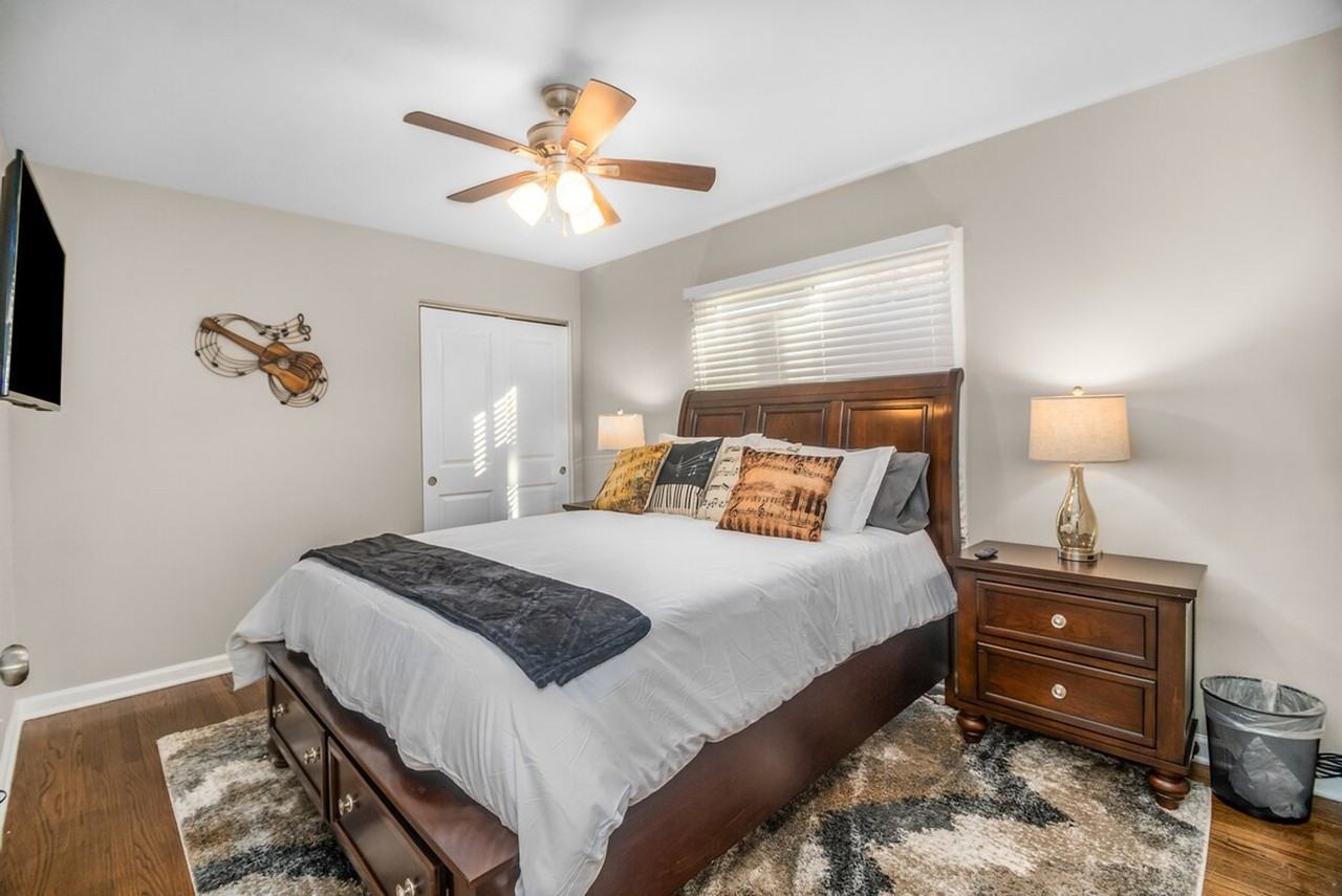 3833 S 61st Ct #1303254P - Photo 6 of 25