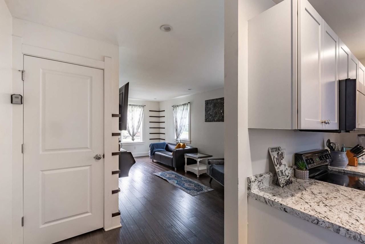 3203 Sutherland Ave #1310761P - Photo 5 of 50