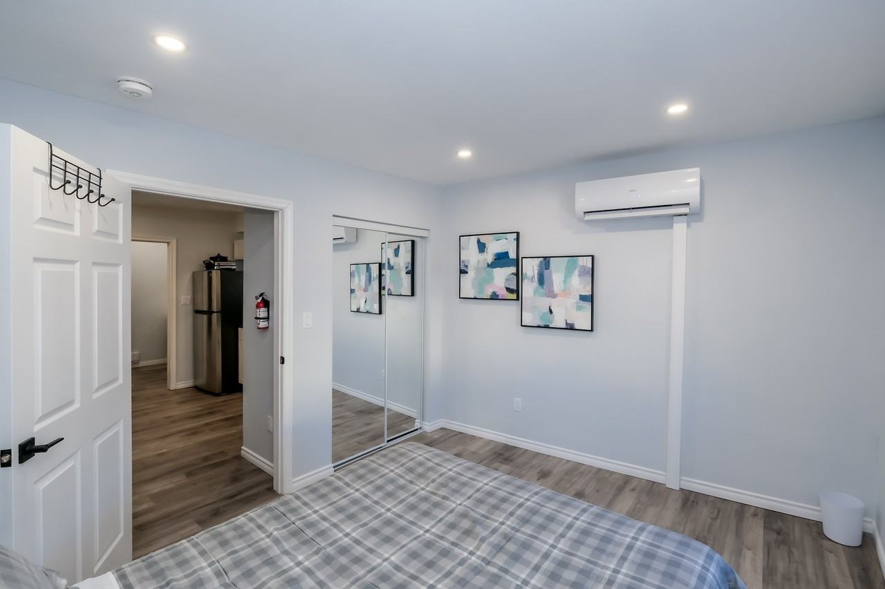 493 University Avenue West #4 - Photo 2 of 9