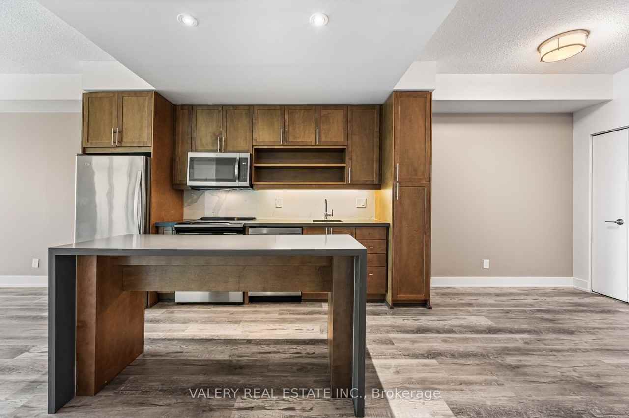 61 Yorkville Avenue #1011 - Photo 4 of 16