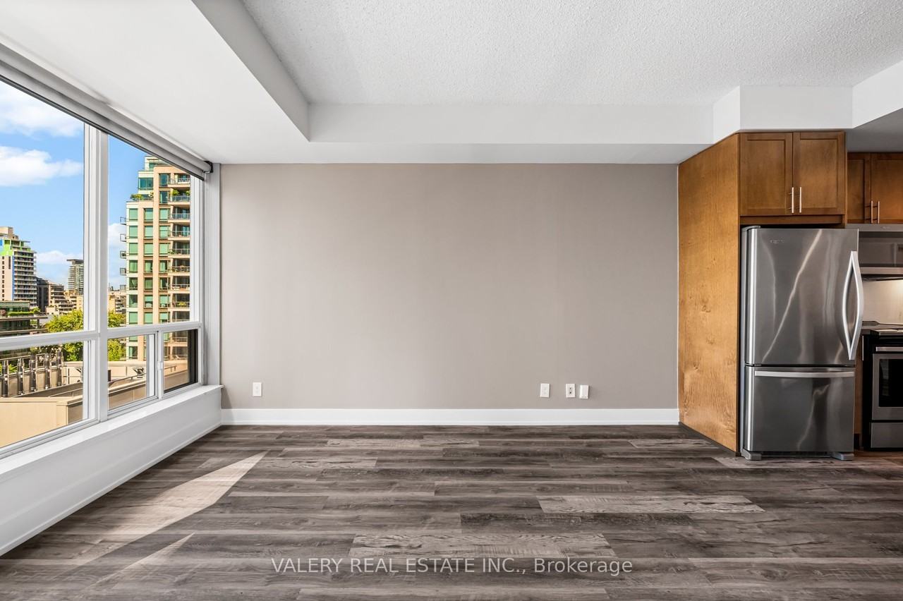 61 Yorkville Avenue #1011 - Photo 6 of 16