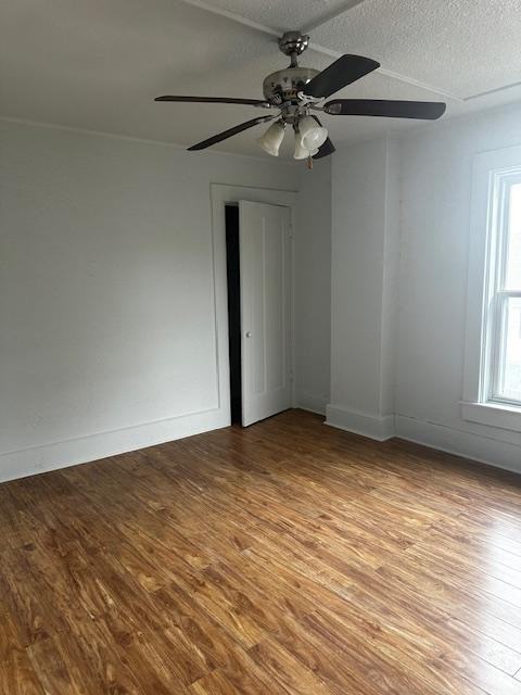 417 1/2 W 4th St - Photo 2 of 5