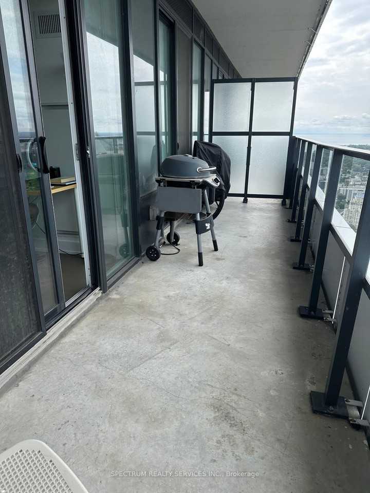 Park Lawn Rd & Lake Shore Blvd W #4819 - Photo 2 of 6