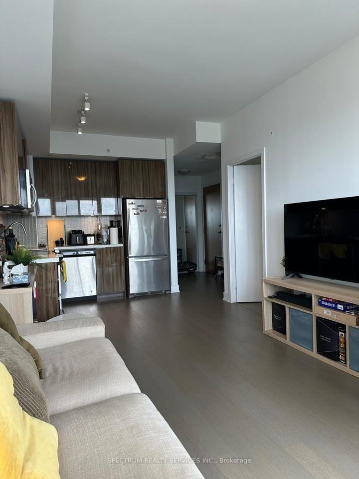 Park Lawn Rd & Lake Shore Blvd W #4819 - Photo 6 of 6