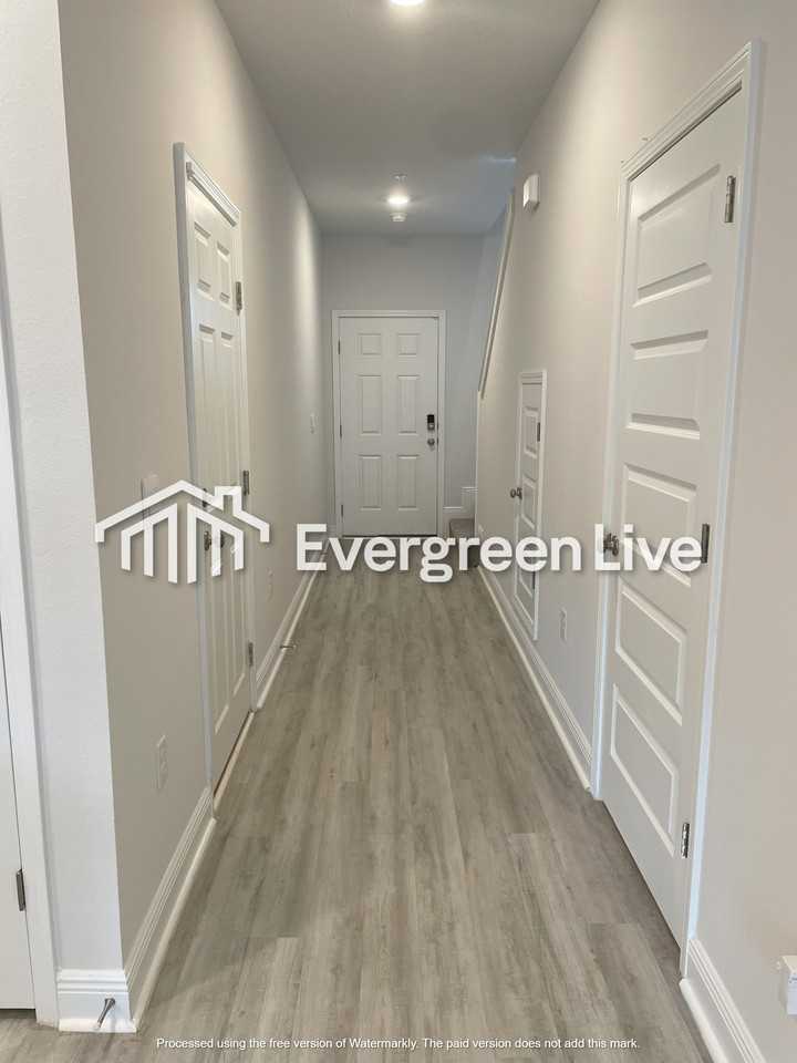 9791 Fowler Ave - Photo 5 of 34