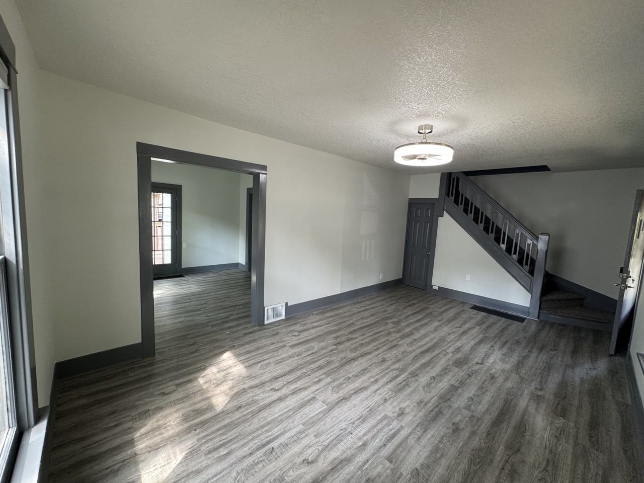 637 Ne Sumner St #1 - Photo 4 of 13